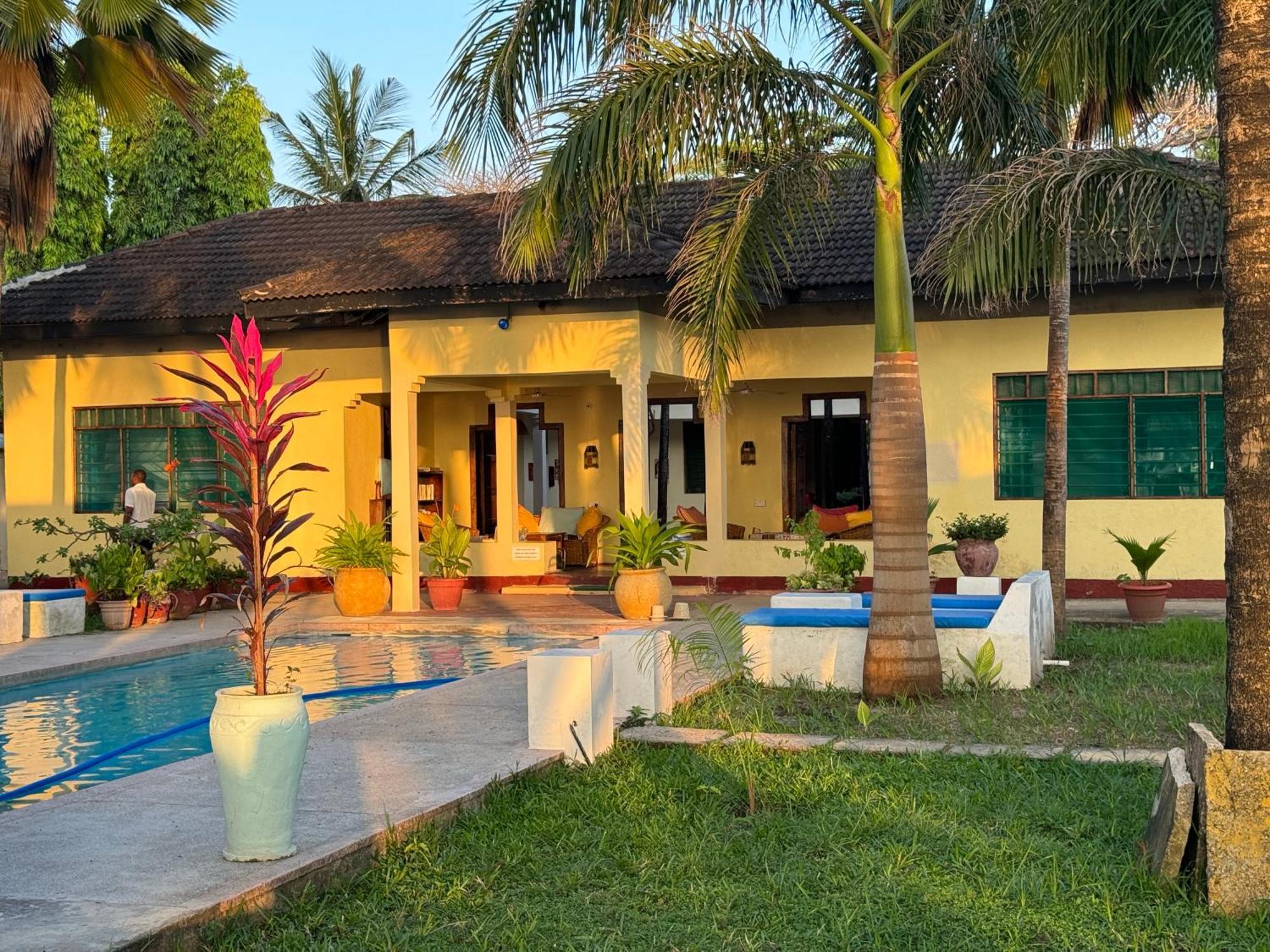 Sawa Sawa Beach House Msambweni Екстериор снимка